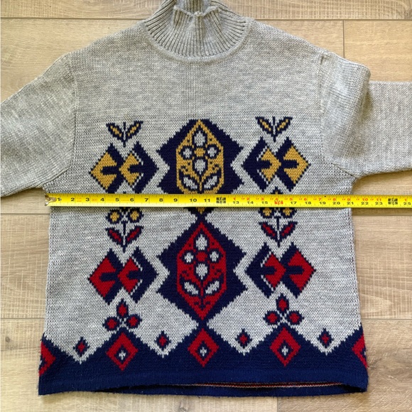 Vintage Gray and Red Nordic Geometric Pattern Wool Sweater - Picture 5 of 8